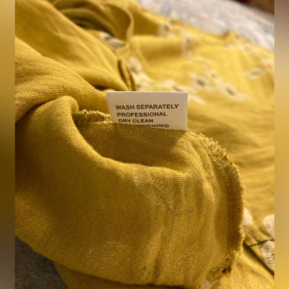 A13 Yellow Floral Blouse Daisy Embroidered Front Tie Top Short Sleeve sz Small - Picture 9 of 12